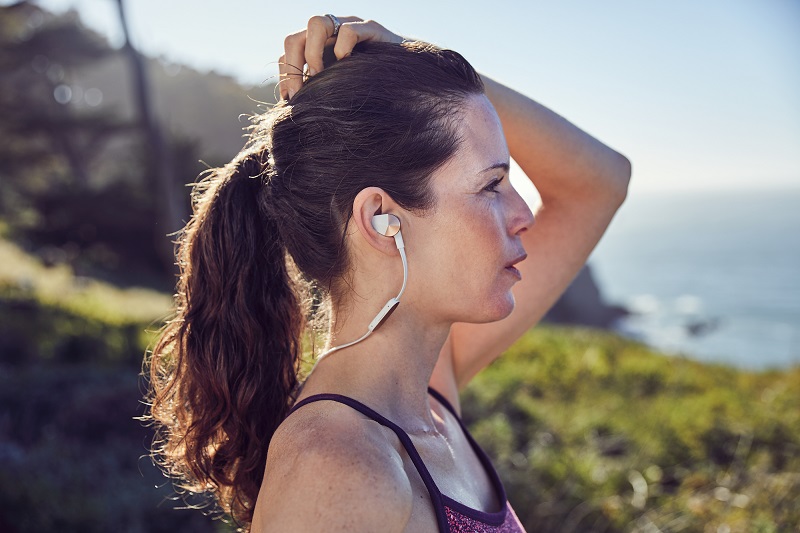 Có nên sử dụng tai nghe in-ear để chạy bộ?