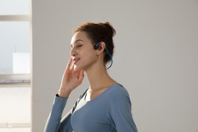 Cách đeo tai nghe khi chạy bộ đúng mang lại cảm giác thoải mái khi sử dụng