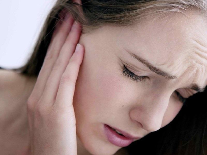 Đeo tai nghe liên tục gây ra tình trạng đau tai