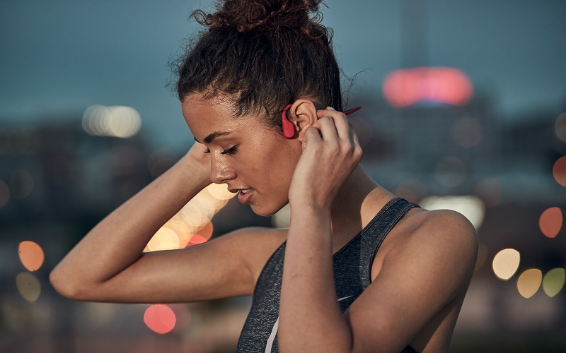 Tập luyện và đeo tai nghe chạy bộ giúp bạn giải tỏa áp lực