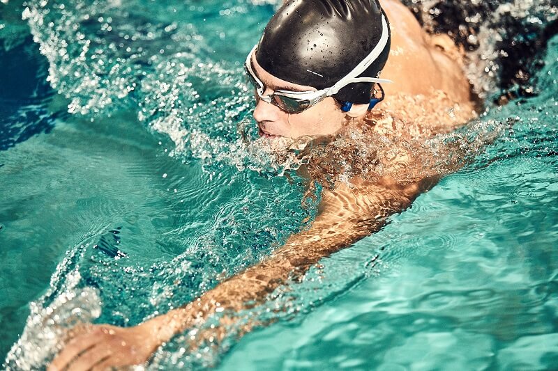 Tăng tần suất tập luyện giúp bạn giảm bớt sự sợ hãi khi bơi