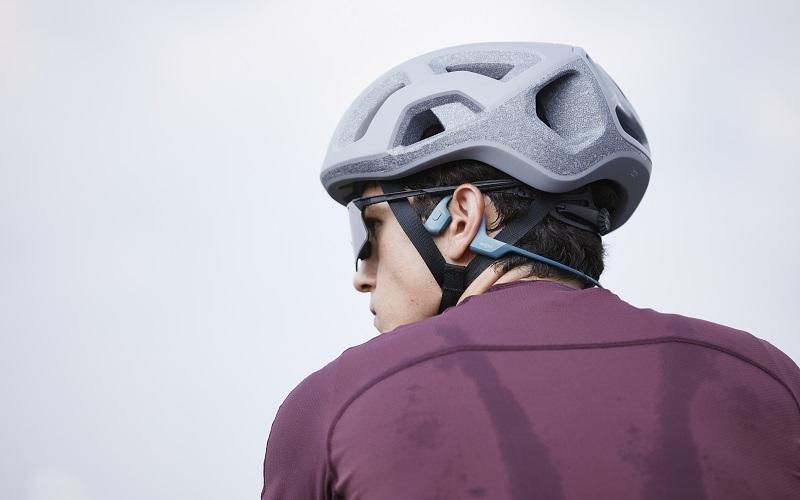 Trang bị một chiếc áo tốt sẽ giúp thoải mái hơn trong khi đạp xe